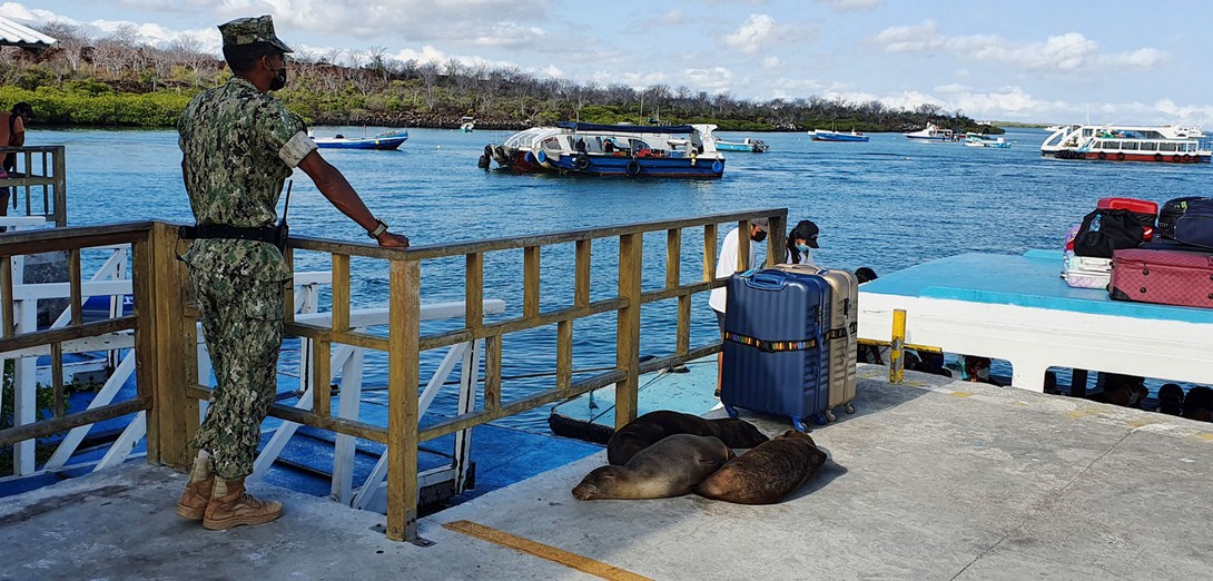 Abfahrt der Fähre am Landungssteg Itabaca