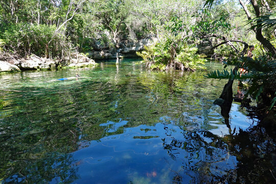 Cenote Azul