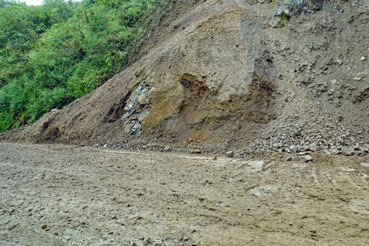 Schlamm überschüttet die Straßen