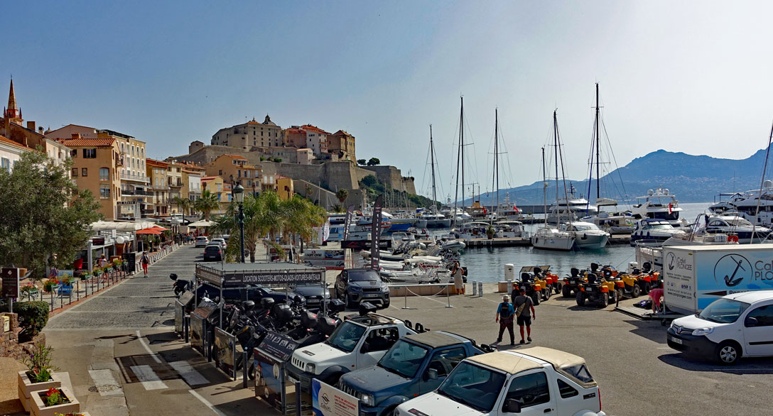 Hafen und Zitadelle von Calvi