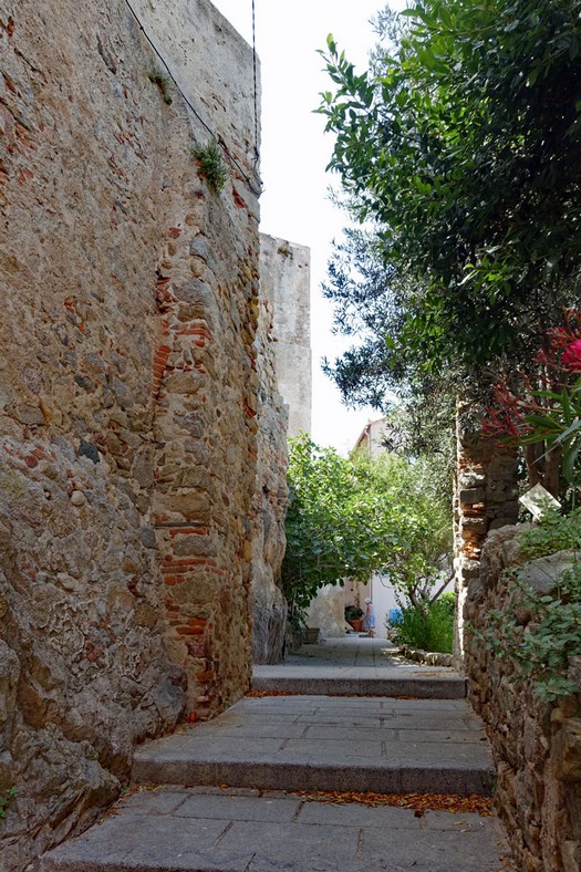 Aufgang zur Burg in Calvi