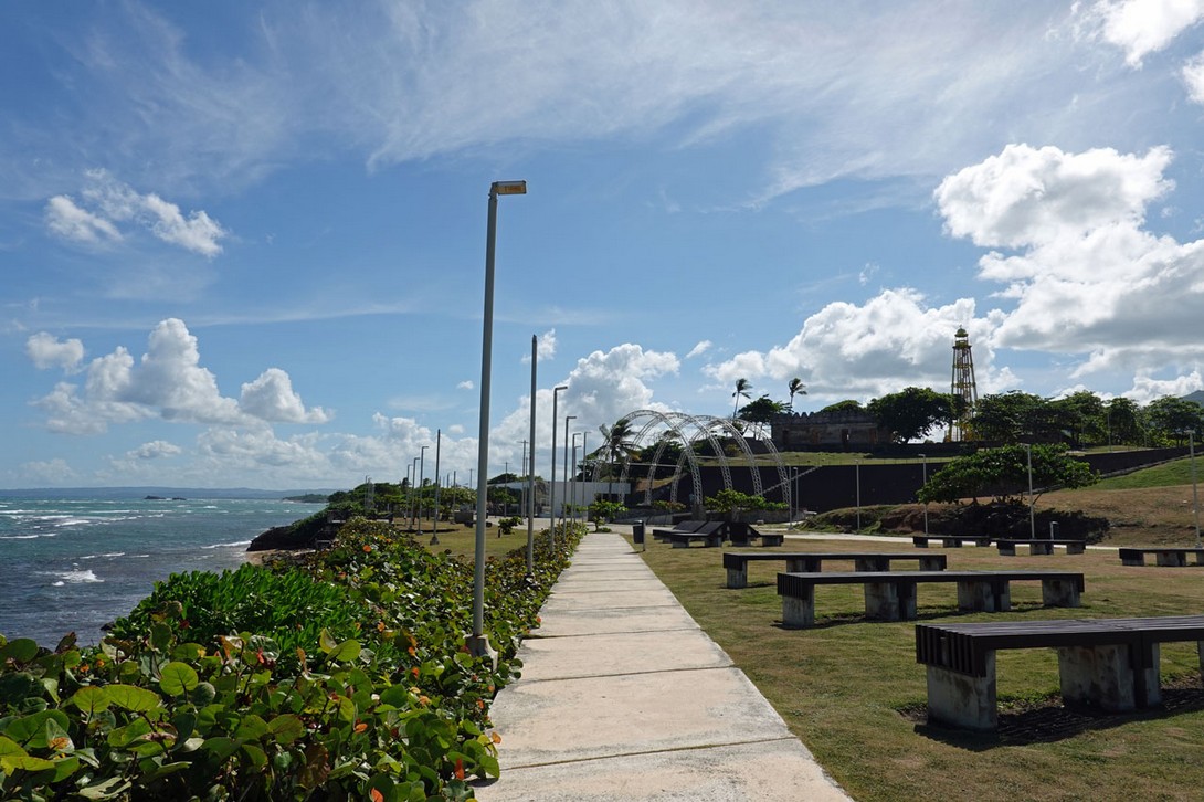 Spazierweg am Meer entlang auf der Puntilla