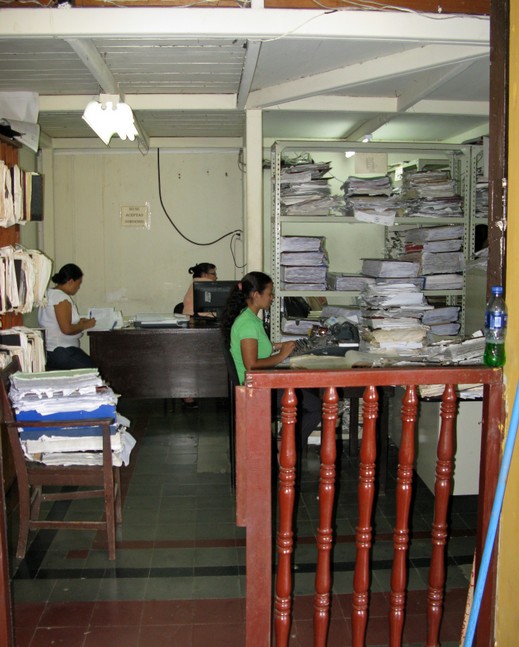 Im Standesamt in Granada Im Standesamt in Granada in Nicaragua