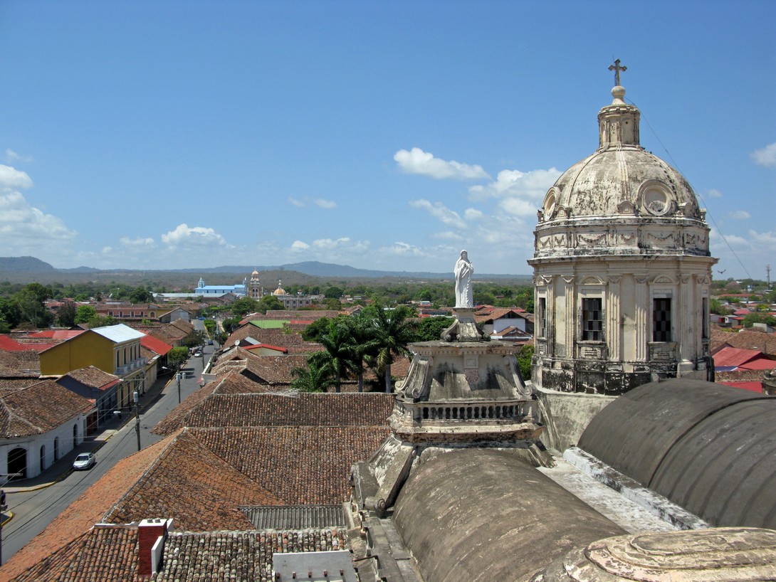 Blicküber die Stadt Granada Blick vom Glockenturm der Kirche La Merced