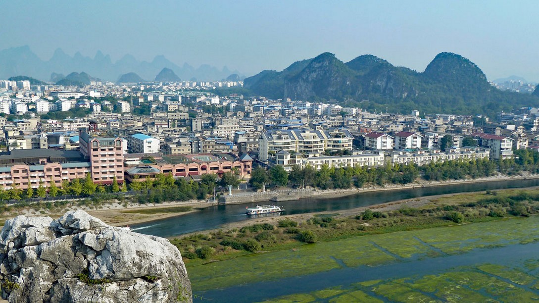 Blick über die Stadt Guilin vom Fubo Shan aus