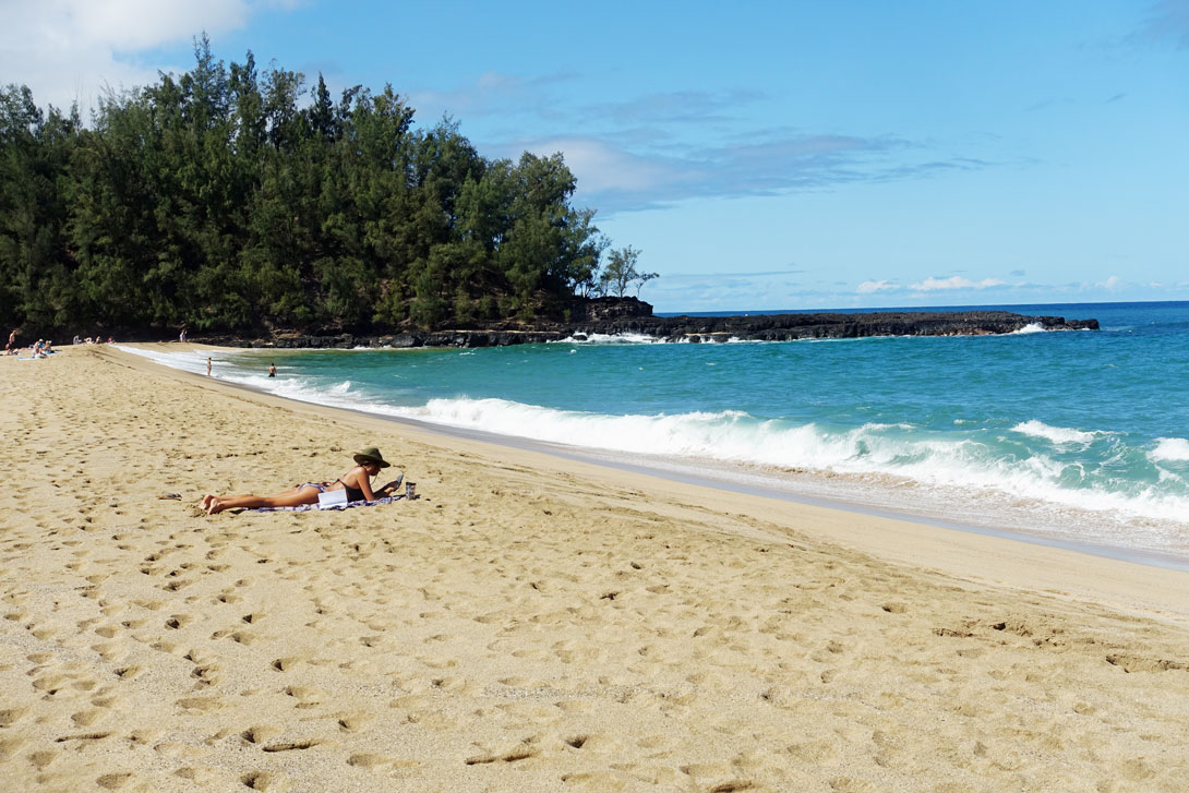 Der Lumahai Beach an der Mündung des Lumahai Rivers Am anderen Ende des Lumahai Beachs