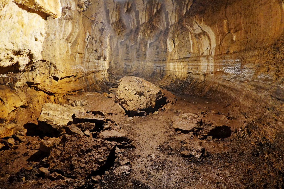 Lavatunnel auf Santa Cruz