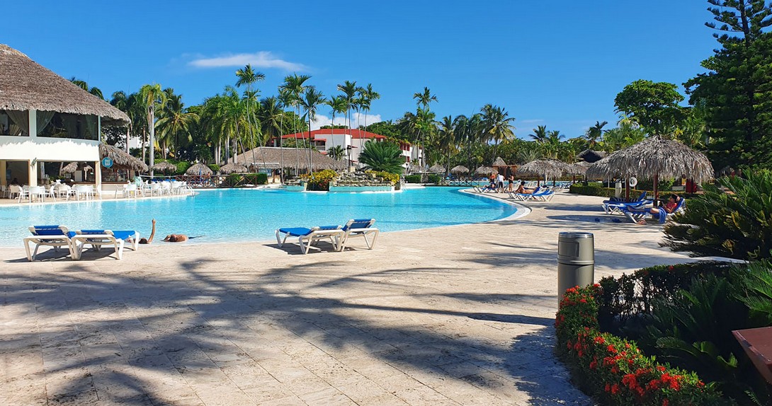 Blick auf den Pool von der Südseite