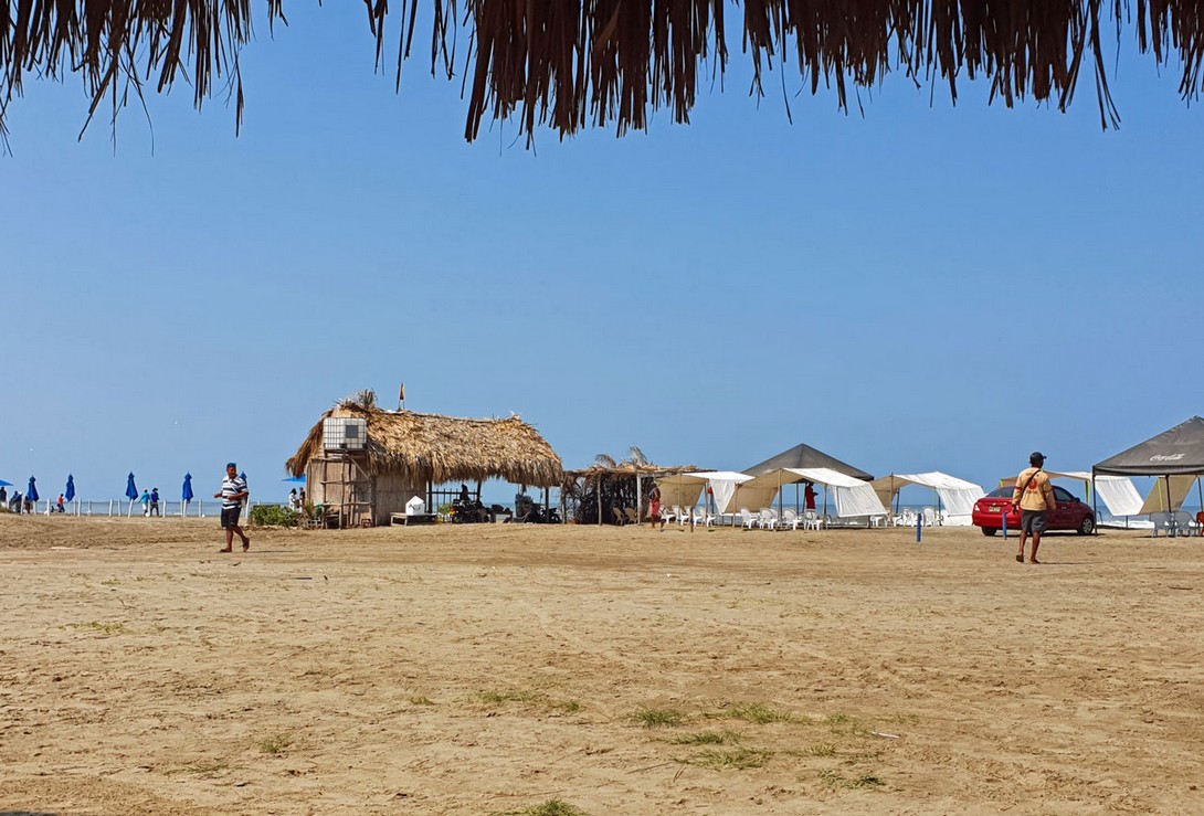 Strand vor dem Hotel Melia Karmairi