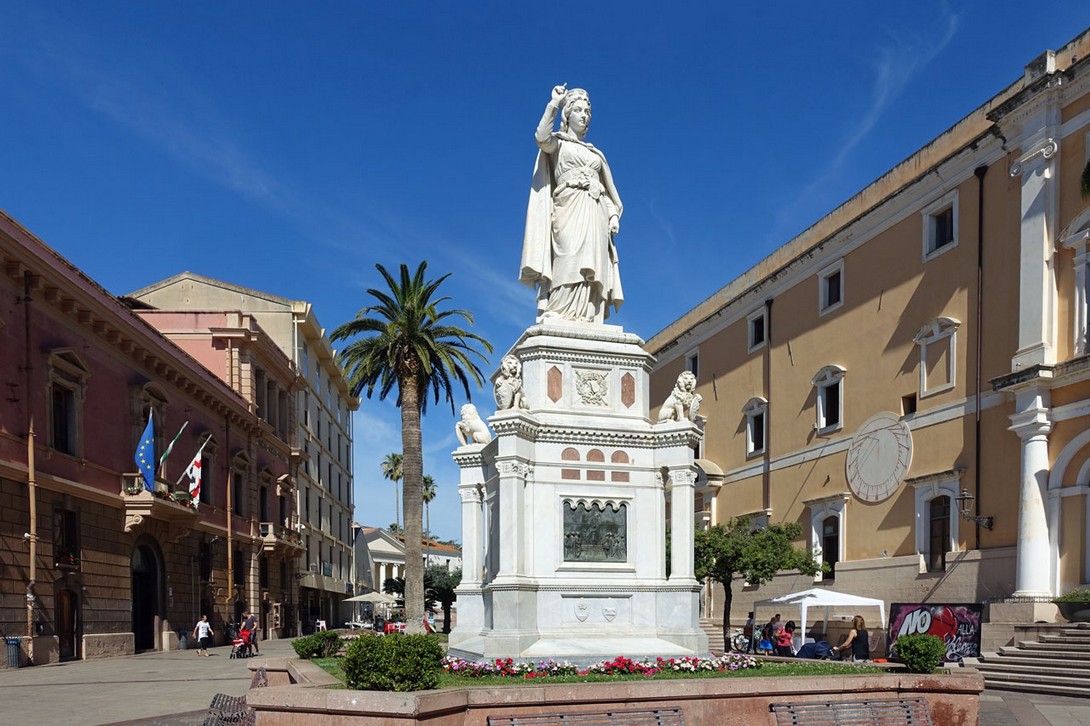 Denkmal von Eleonora von Arborea in Oristano