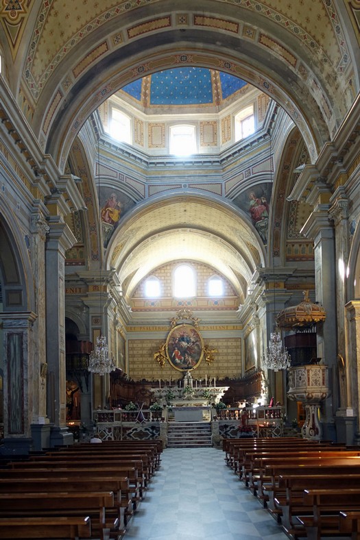 Im Innern der Kathedrale von Oristano