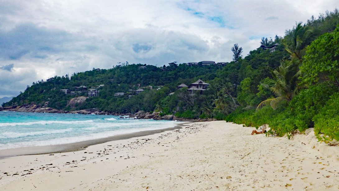 Petite Anse am Four Seasons Hotel auf Mahé