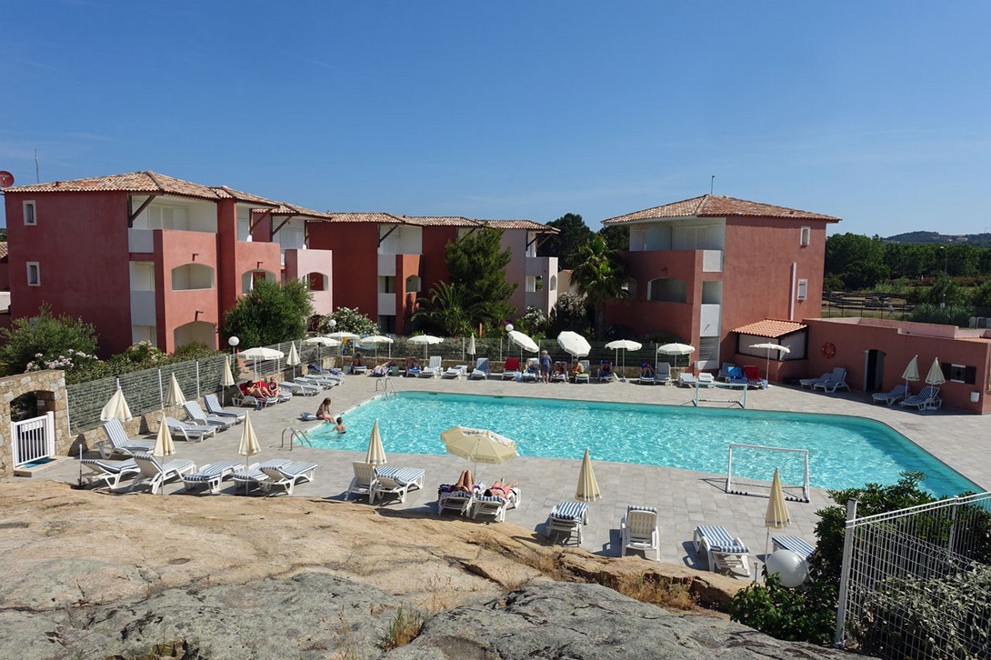 Pool im Ferienhotel Maristella