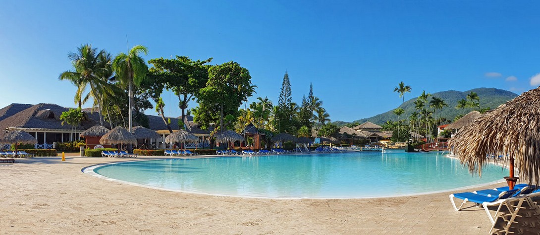 Blick auf den Pool von der Nordseite