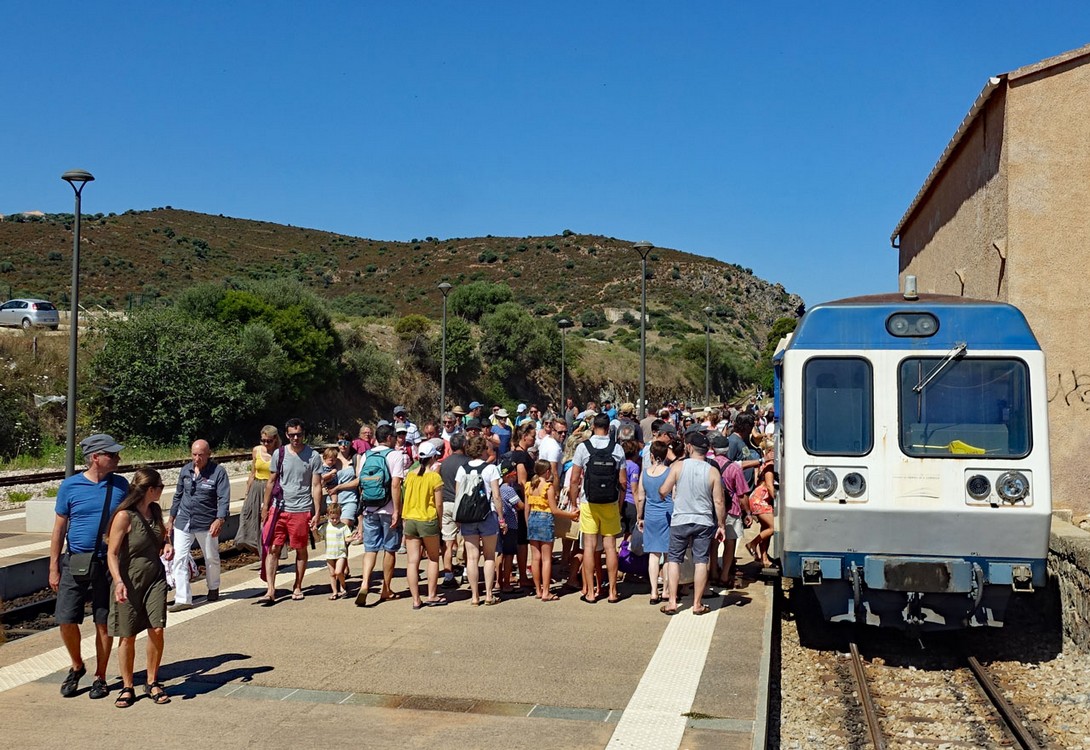 Am Bahnhof von L´Ile Rousse