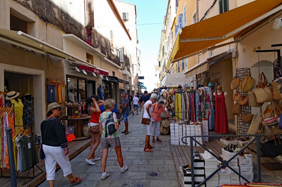 Gasse in L´Ile Rousse