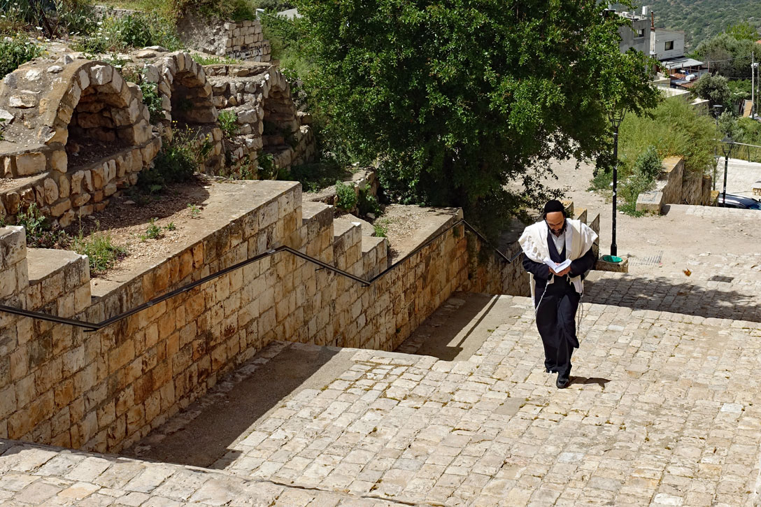 Strenggläubiger Jude in Safed