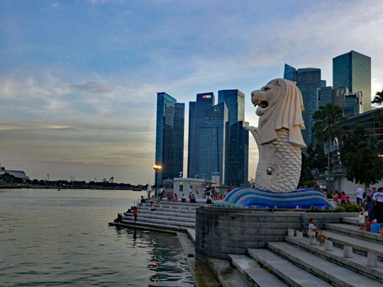 Singapur Merlion am Abend