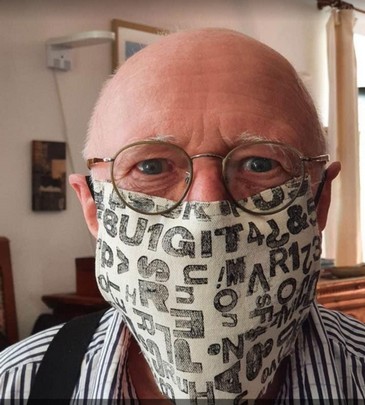 Peter Wunderlich mit eigenem Maskenentwurf