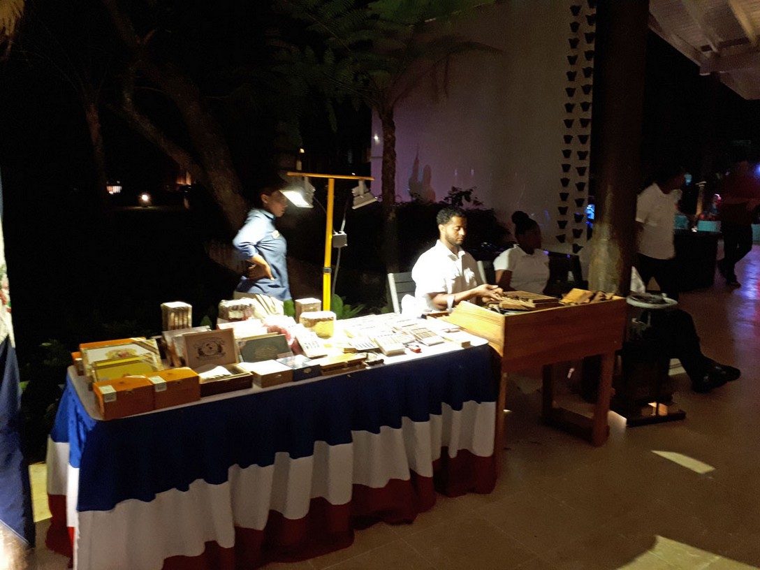 Zigarrenverkauf am Abend